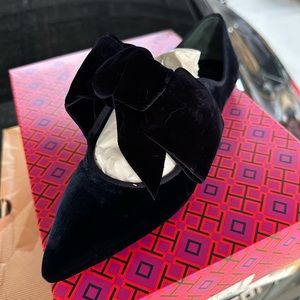 Tory Burch Clara velvet navy velvet flat size 6